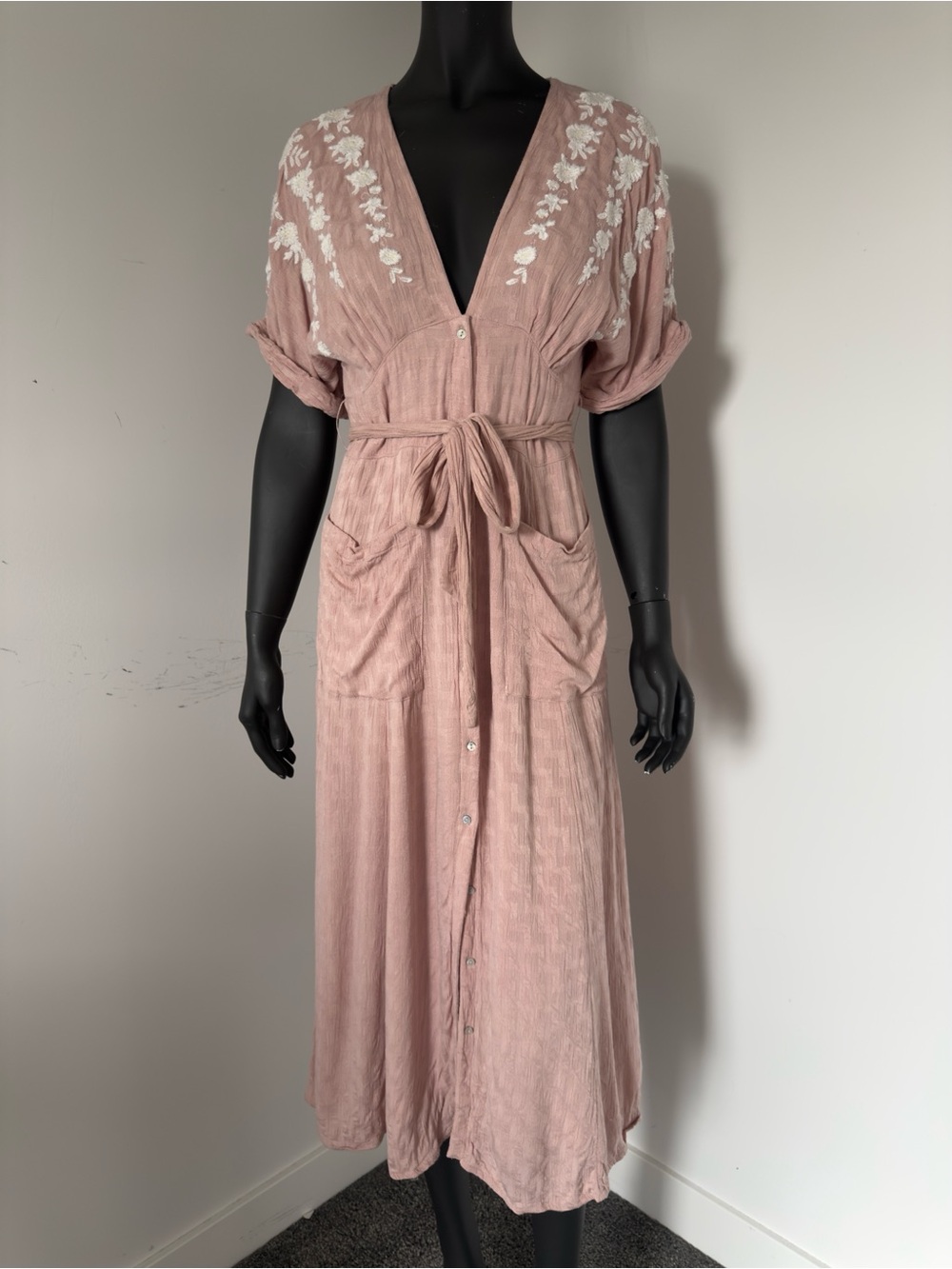 384. Free People "Love to Love You" midi dress Embroidered Button-Front Dress - Picture 5 of 10